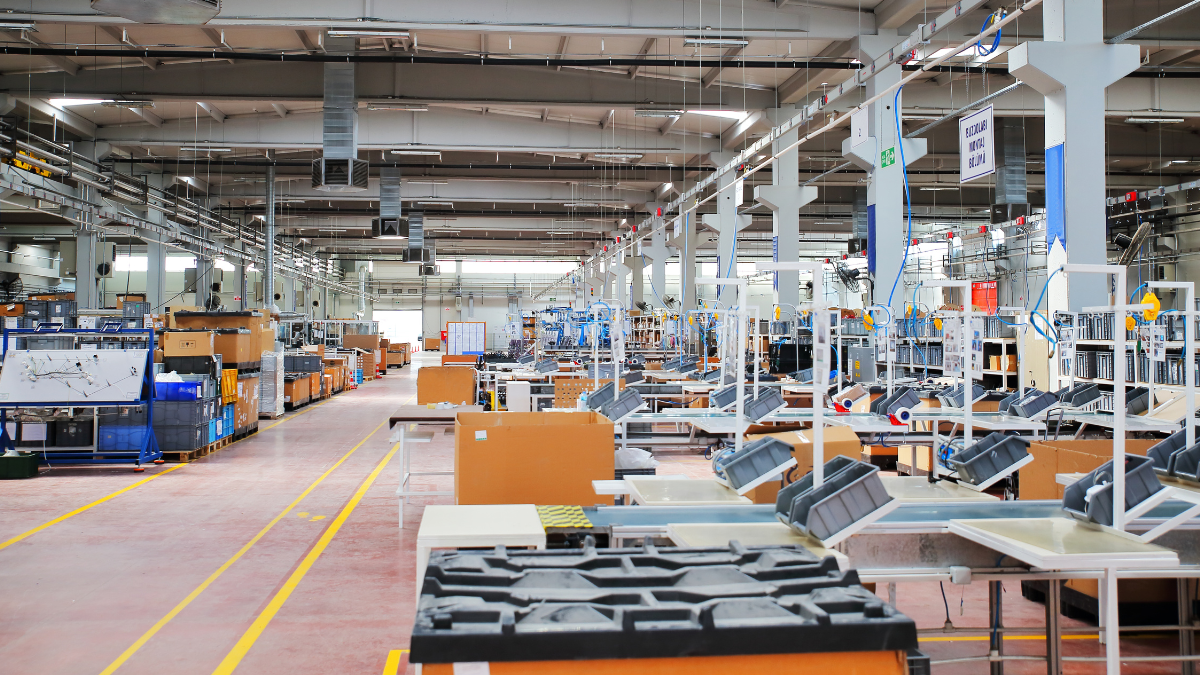 a factory learning how to avoid making common GD&T errors
